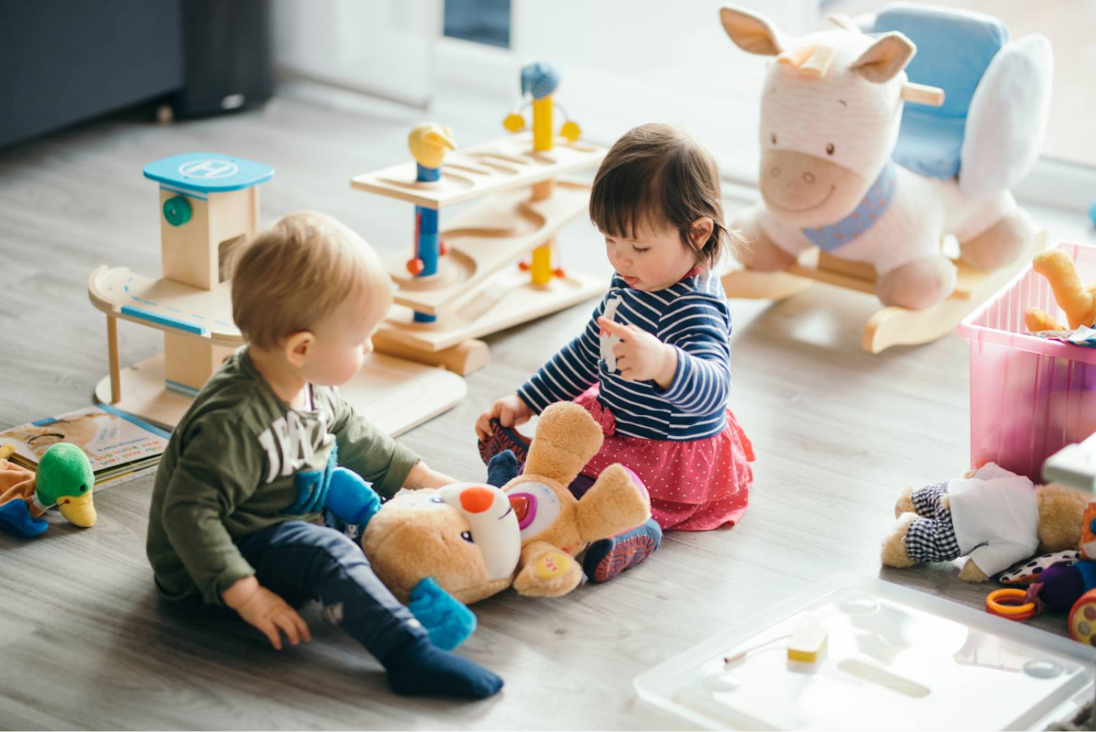 Inscription en micro crèche pour enfant à marseille, aubagne, caen et rennes