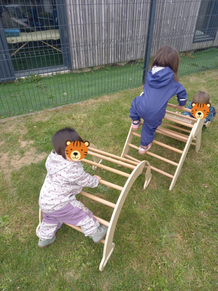 Jeux de motricité à la micro crèche la mézière