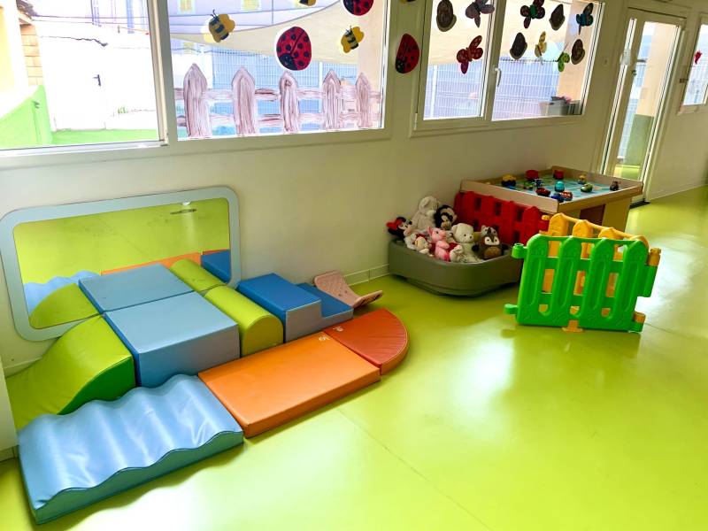 Espace motricité et piscine à peluche
